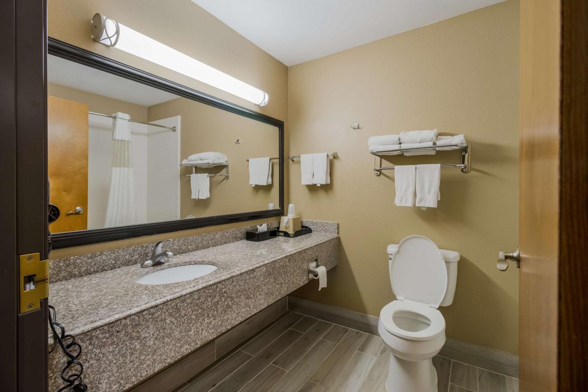 Best Western Temple Inn & Suites Екстериор снимка