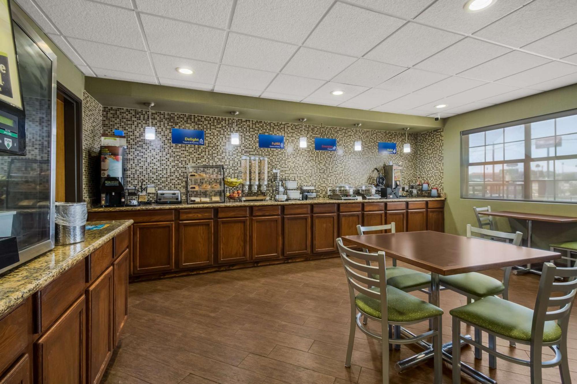 Best Western Temple Inn & Suites Екстериор снимка